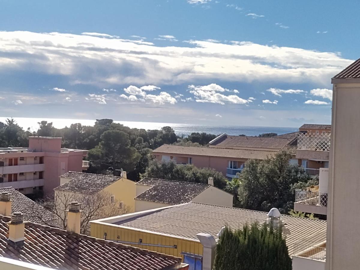 A Pied - Vue Sur *